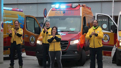 Un técnico del SAMUR compone una canción en agradecimiento a los aplausos de las 8