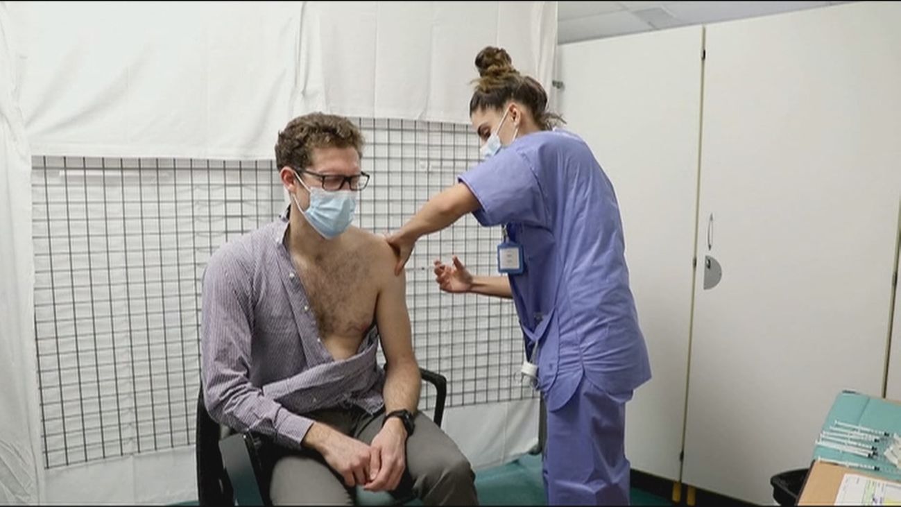 Un año de pandemia con las esperanzas puestas en las vacunas