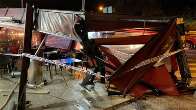 Tres heridos tras impactar un coche contra una terraza en Majadahonda