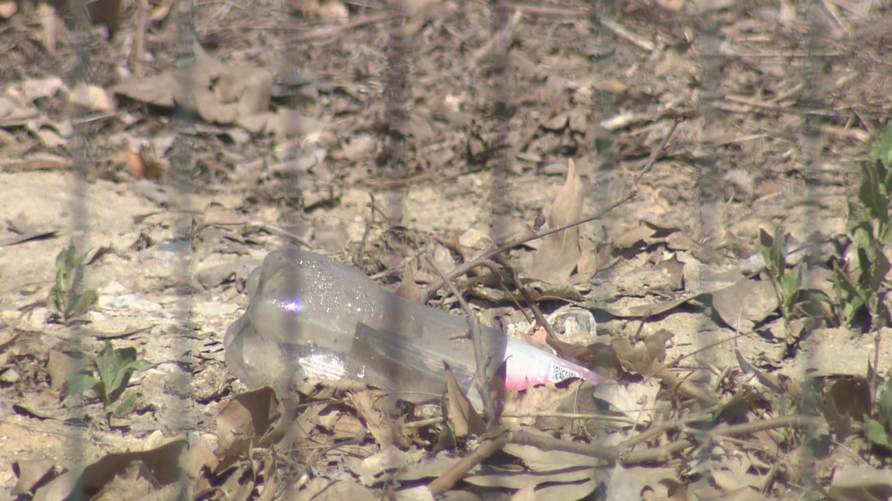 La Policía desaloja un botellón con 80 jóvenes en la Universidad de Somosaguas en Pozuelo