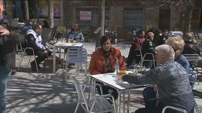 El cierre perimetral pone el cartel de 'completo' en la Sierra de Madrid:  "Somos los privilegiados del sector"