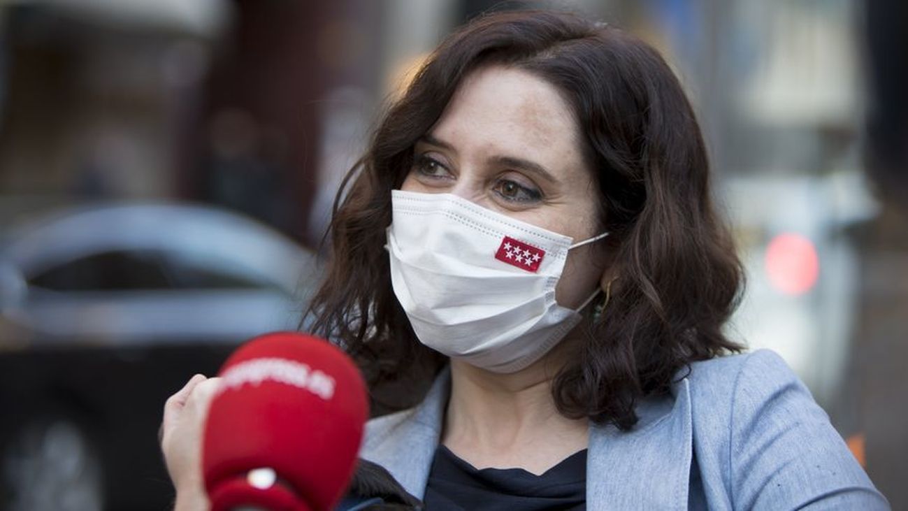 Ayuso ganaría las elecciones en la Comunidad de Madrid pero necesitaría a Ciudadanos para gobernar, según una encuesta