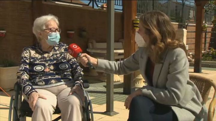 Cristina y su madre Consuelo, residente, recuerdan los momentos más duros de este año de pandemia