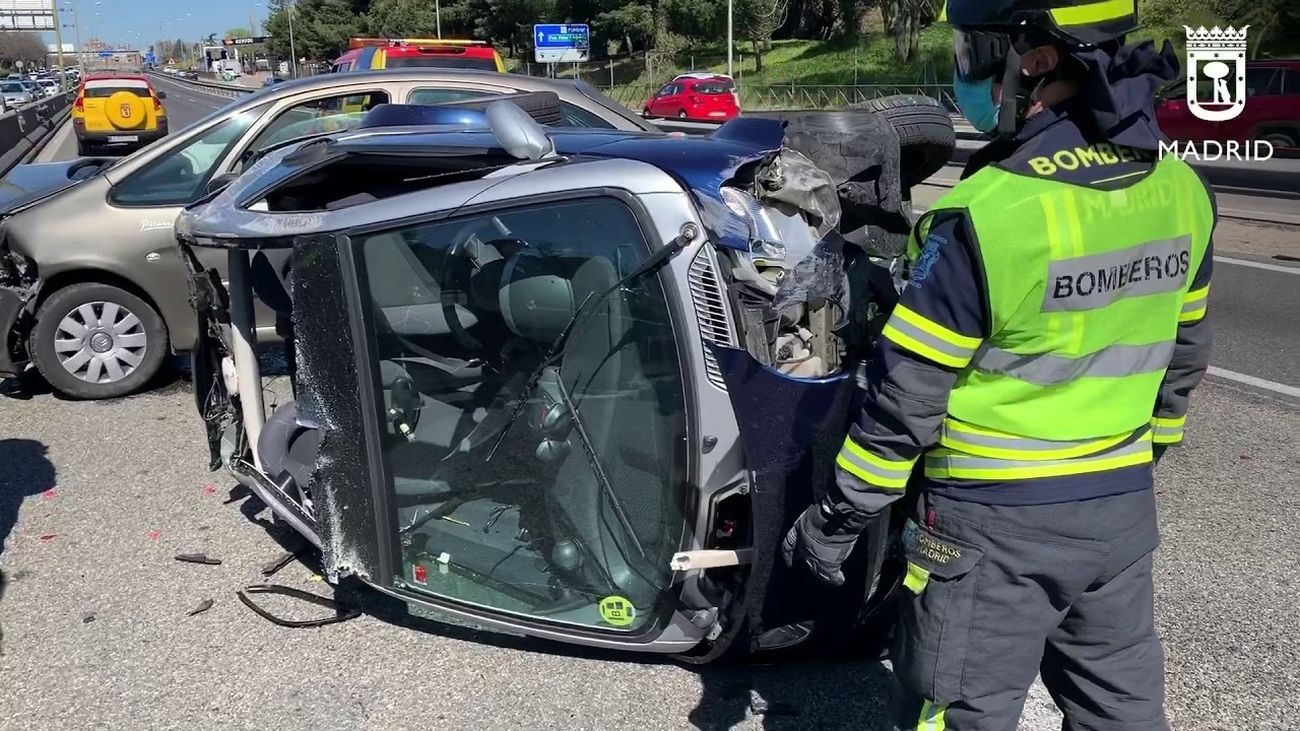 Gran atasco en la A-42 tras un accidente, con el vuelco de un coche y 5 heridos, entre ellos un bebé