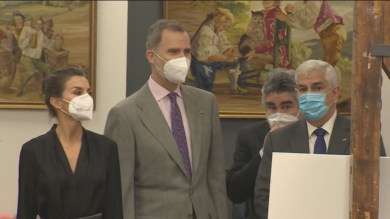 Los reyes visitan la Real Fábrica de Tapices por su 300 aniversario