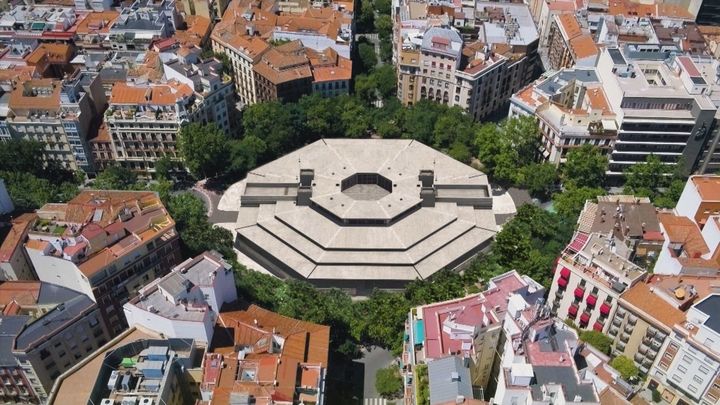 ¡Una nave espacial en el corazón de Chamberí!