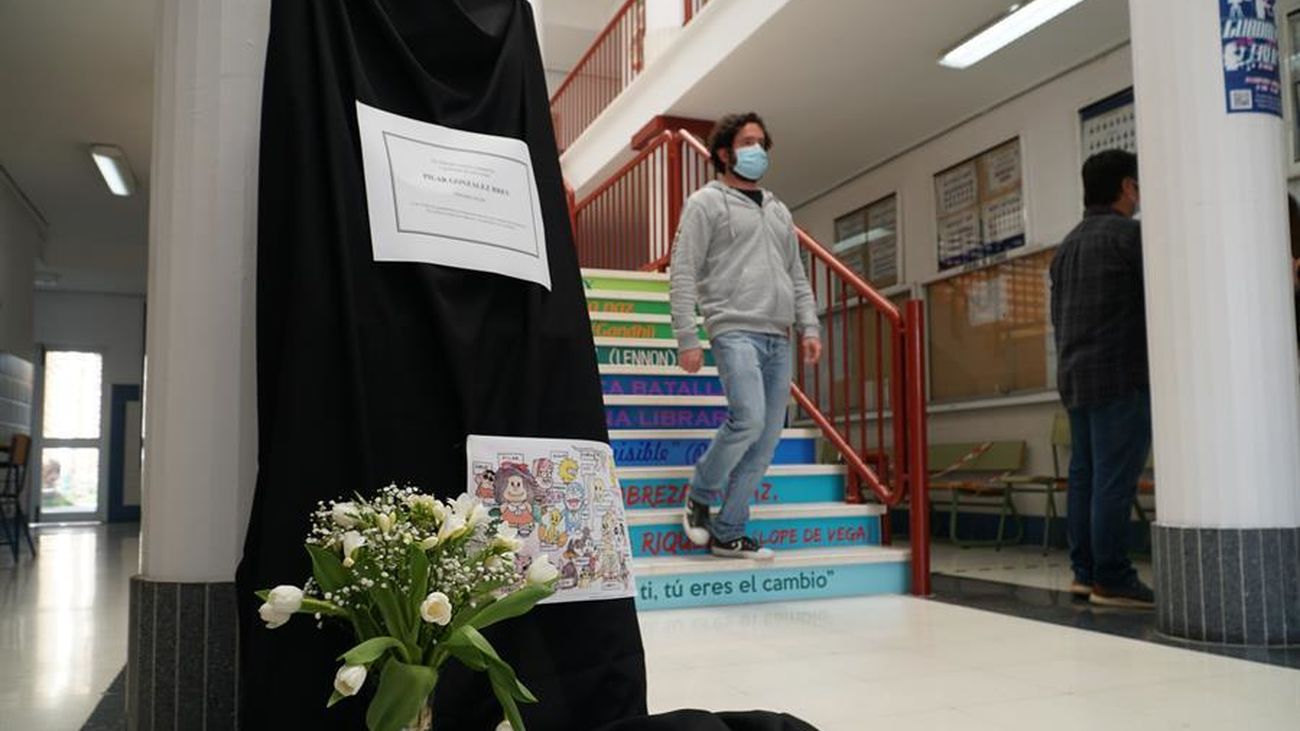 El caso de Pilar, la profesora fallecida tras vacunarse con AstraZeneca, impacta a toda España