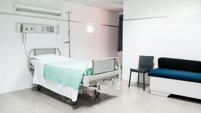 "La ley convierte la eutanasia en una cuestión administrativa"