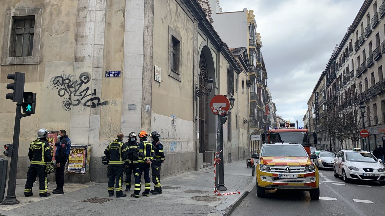 Un incendio sin heridos llena de humo la iglesia San Sebastián de Atocha