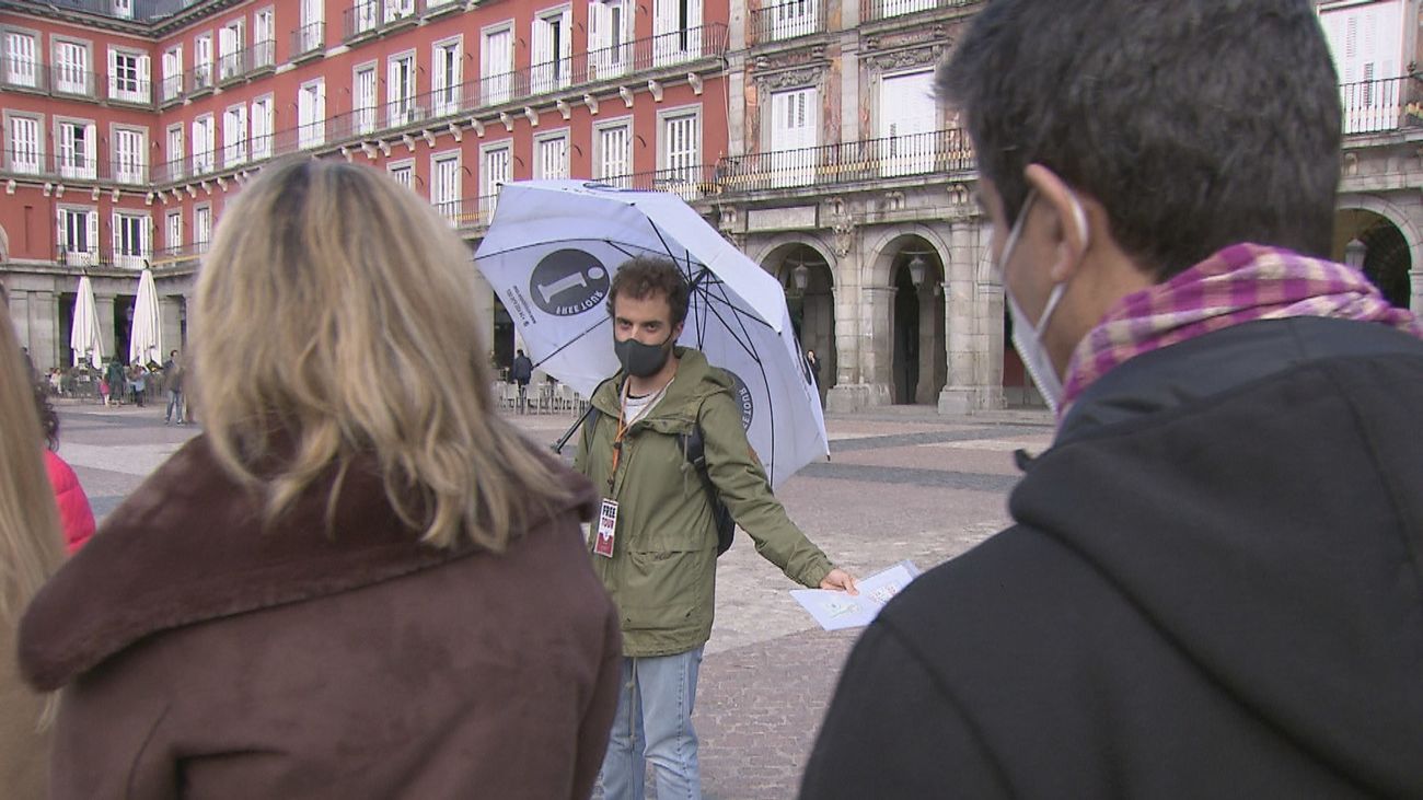 Los madrileños hacen turismo en Madrid