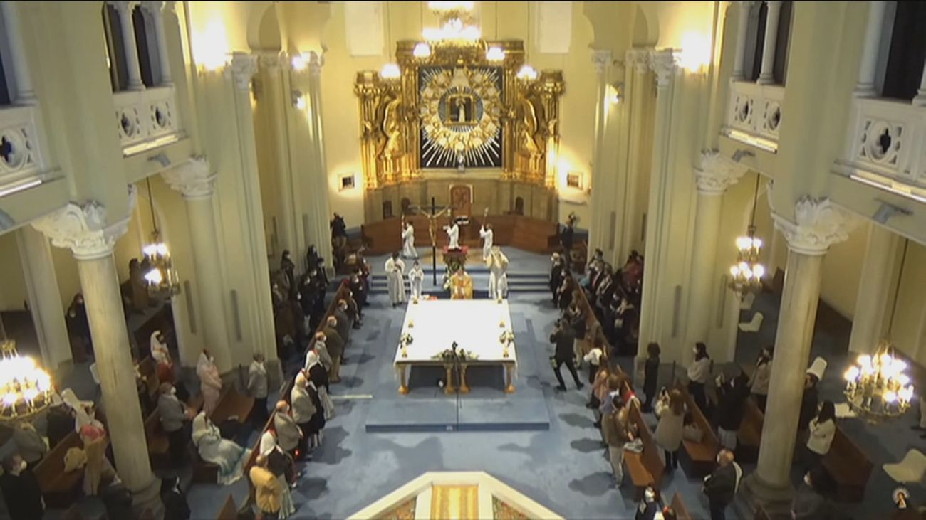 La Iglesia Virgen de la Paloma reabre con una misa, dos meses después de la explosión