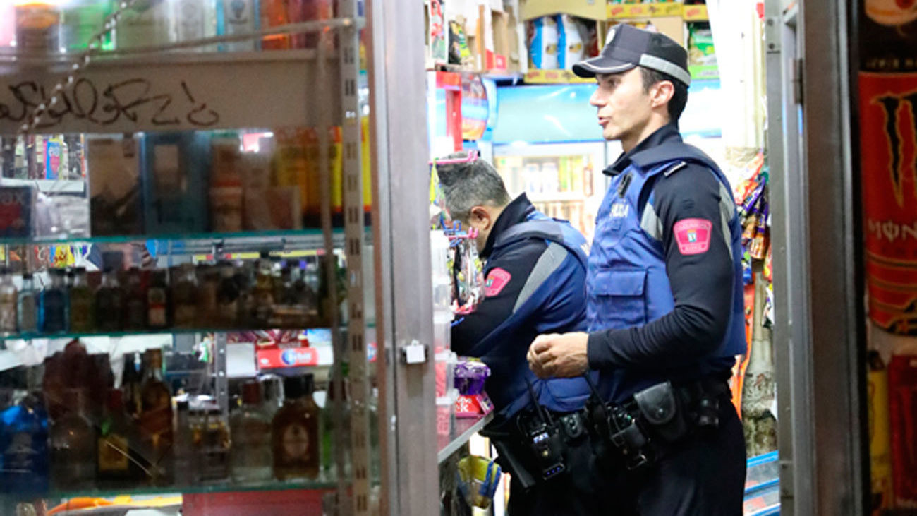 Agentes de la Policía Municipal de Madrid duranrte una intervención