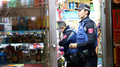 Intervenidos casi 2.000 productos de alimentación caducados en una tienda del centro de Madrid