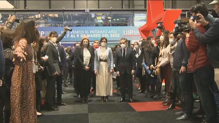 Isabel Díaz Ayuso y Begoña VIllacís en la inauguración de la Feria de la Hostelería en Ifema / TELEMADRID