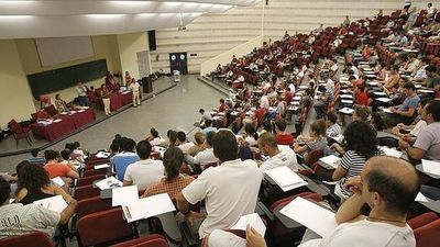 Las oposiciones en España comienzan a modernizarse con la convocatoria para administrativos e informáticos