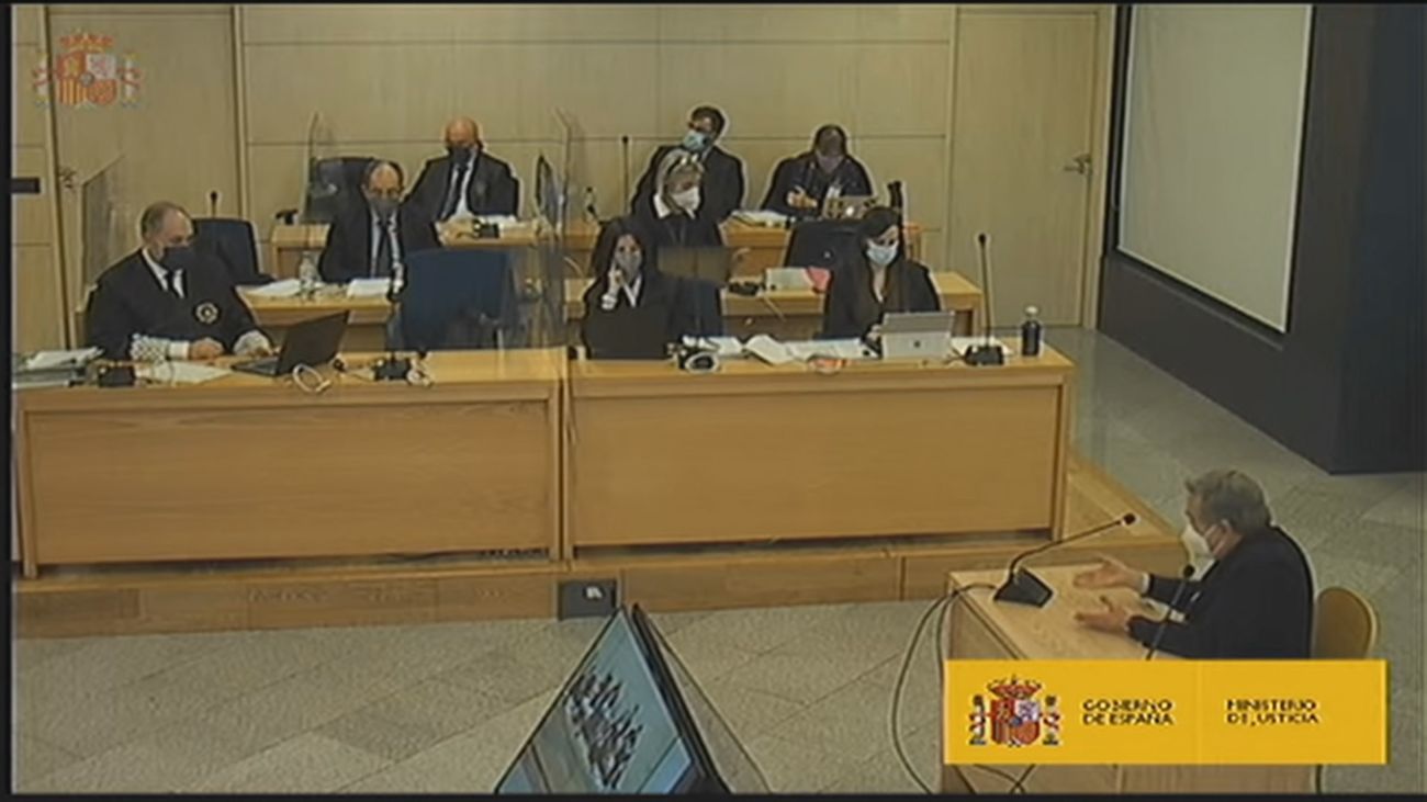 Del Burgo admite haber recibido dinero en metálico del PP, pero niega la existencia de una ‘caja b’