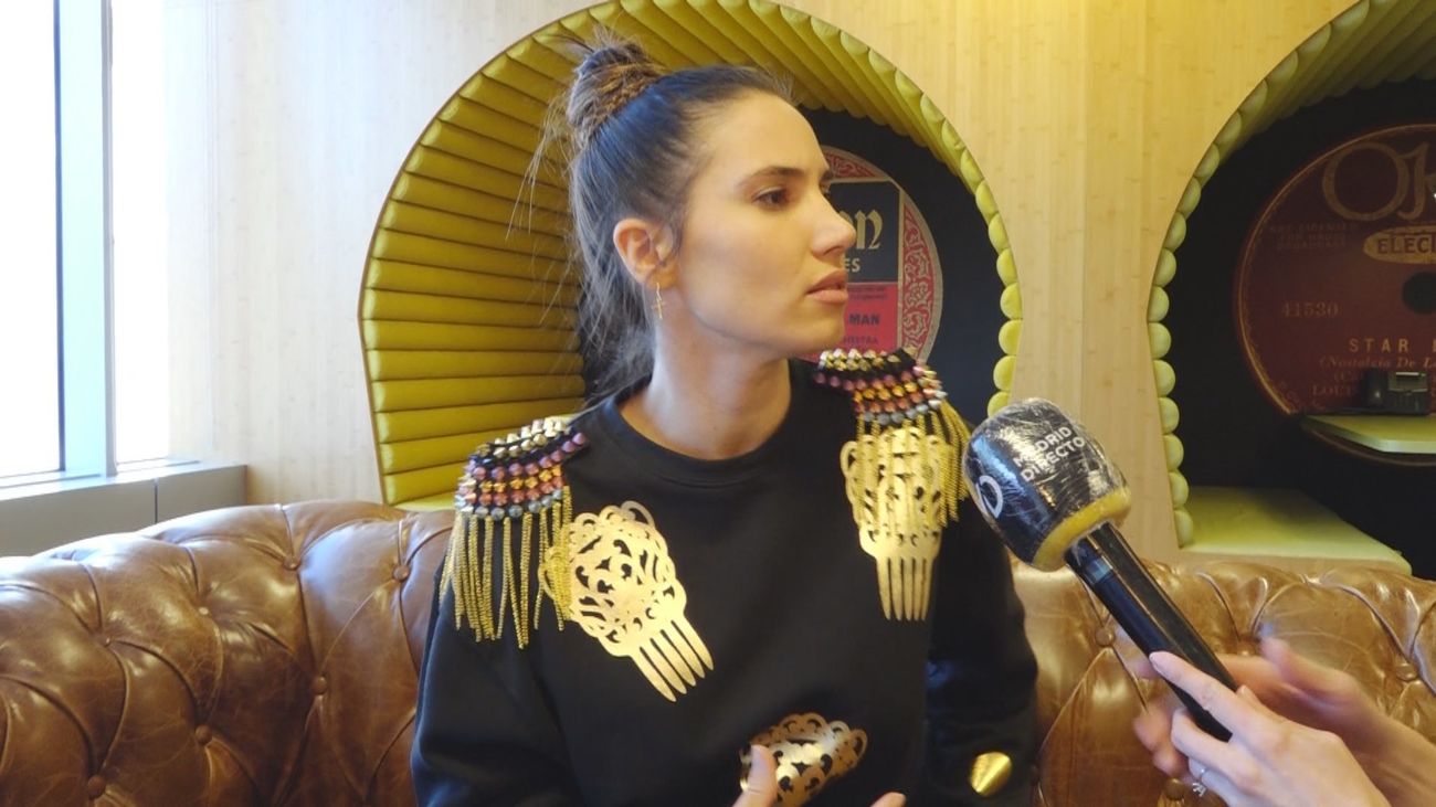 'Verdades a medias', el primer poemario de India Martínez