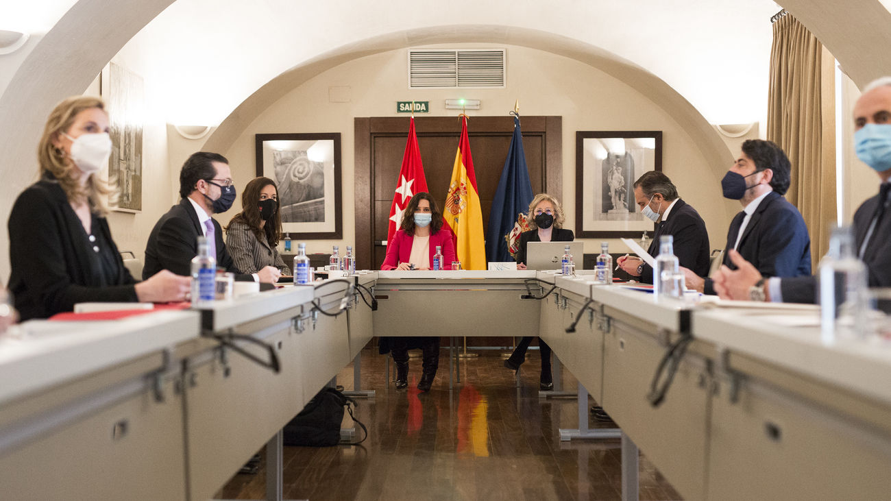 Madrid vuelve a pedir vacunas e insiste en que su capacidad para ponerlas se puede multiplicar por cuatro