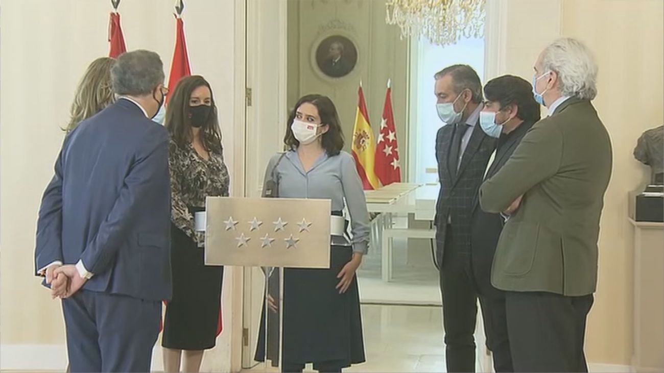 Ayuso avanza que todos sus consejeros, Ana Camíns y Alfonso Serrano estarán en su lista electoral