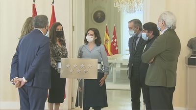 Ayuso avanza que todos sus consejeros, Ana Camíns y Alfonso Serrano estarán en su lista electoral