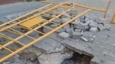 Vecinos de Barajas, hartos del socavón de la calle Camarillas