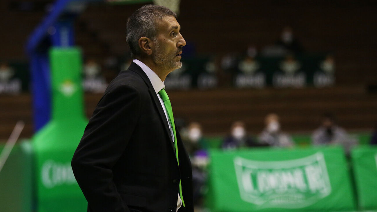 El Urbas Fuenlabrada despide a Javier Juárez y nombra a Raventós