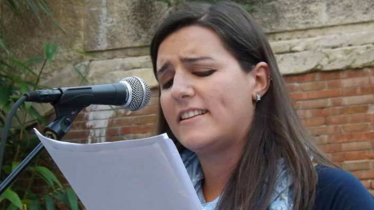 ‘Servicio de lavandería’, de Begoña M. Rueda, Premio de Poesía Hiperión