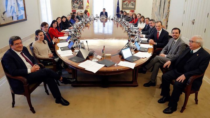 ¿Quién o quiénes eran los contactos de Zapatero en el Gobierno para el rescate de Plus Ultra?