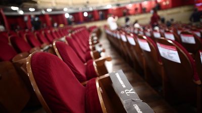 Larga vida al teatro, un arte libre que invita a reír y reflexionar