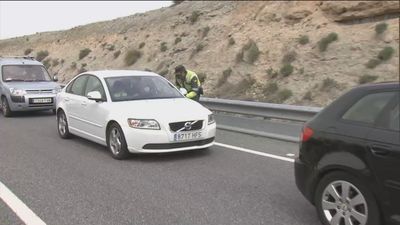 Normalidad en las salidas de Madrid en el  segundo día del cierre perimetral