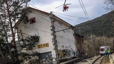 Herido un joven al caer de la catenaria de la estación de Cercedilla