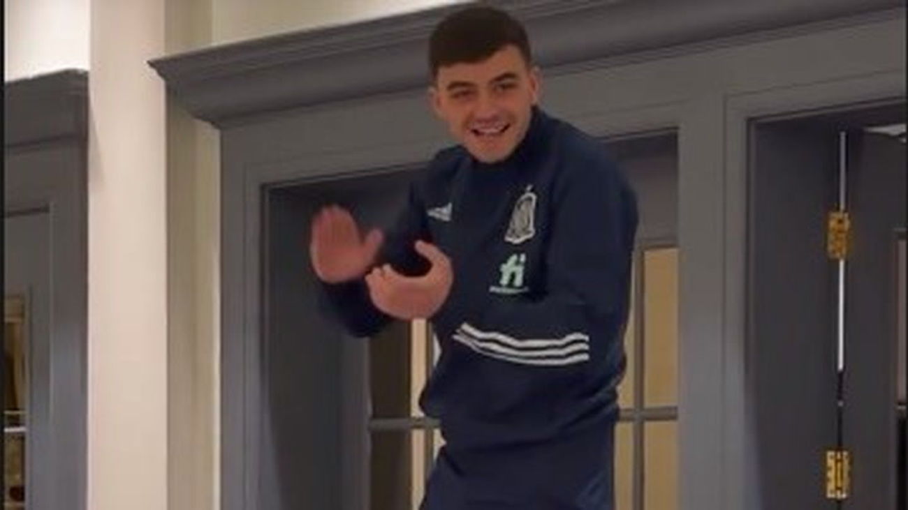 El show de las novatadas en la selección española tras el triunfo ante Georgia