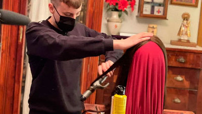 Joel, el peluquero del Cristo de Medinaceli: "Es una gran responsabilidad"