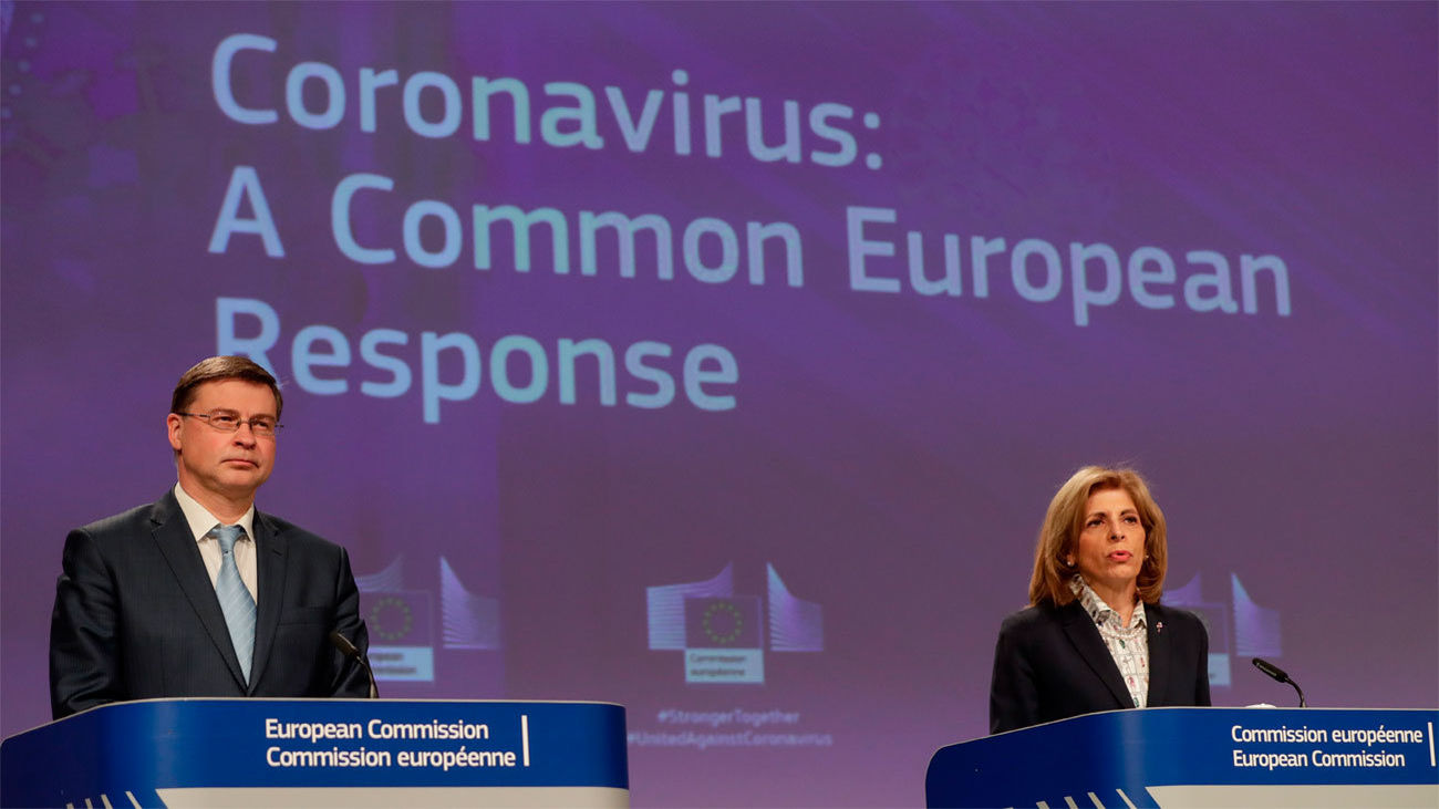 Ellll vice presidente dela Comisión Europea Valdis Dombrovskis  y la comisaria de Sanidad y Seguridad alimentaria, Stella Kyriakides