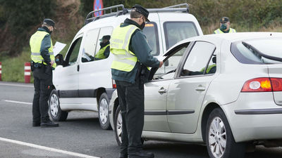 Controles de la Guardia Civil para hacer cumplir el cierre perimetral