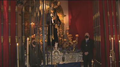 Sin procesiones en Madrid, el Cristo de los Gitanos se expone en la Iglesia del Carmen