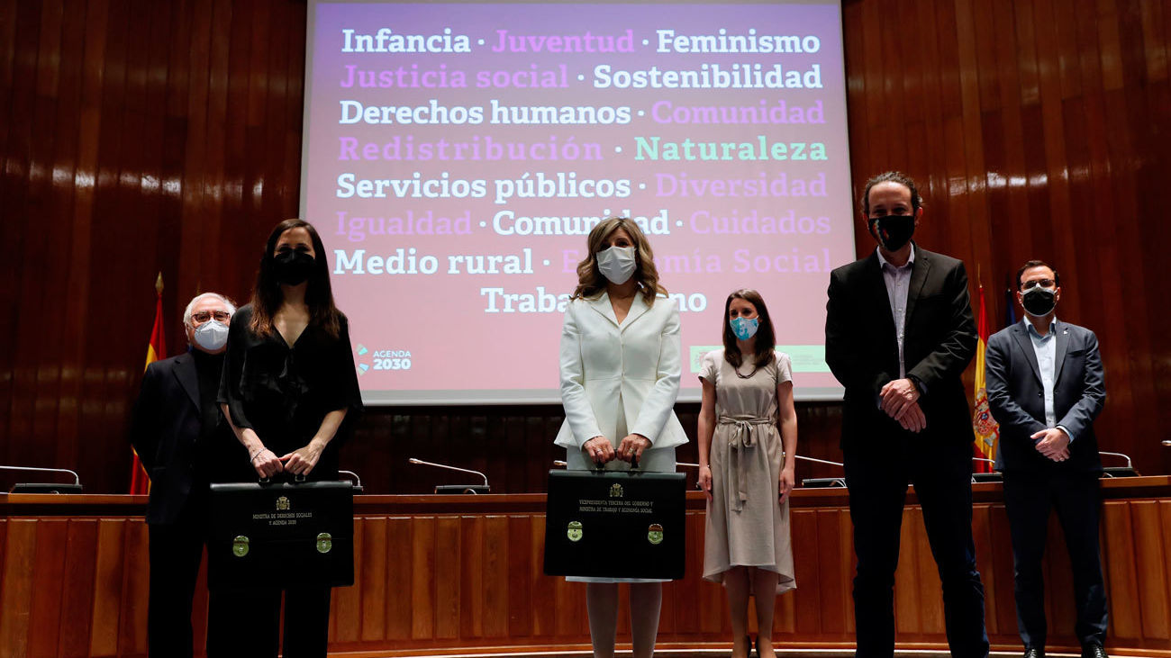 Iglesias traspasa su cartera a Díaz y Belarra, que reivindican su labor frente al "ruido y la furia"