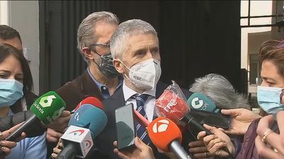 Marlaska afirma que un piso para fiestas ilegales "no es una morada” y defiende a los policías