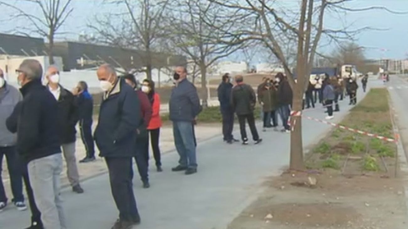 El Hospital Isabel Zendal comienza la vacunación con AstraZeneca a las personas de entre 60 y 65 años