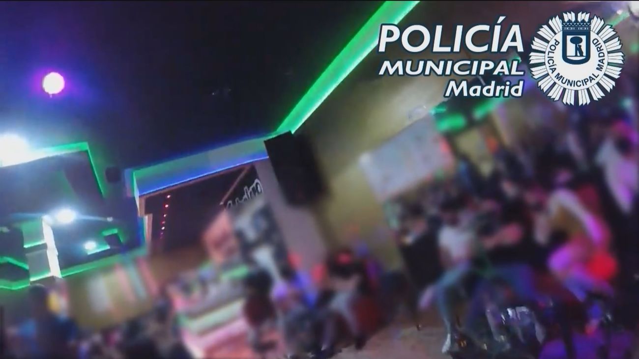 Fiesta en Vallecas y aglomeraciones en el centro en una Semana Santa marcada por el cierre