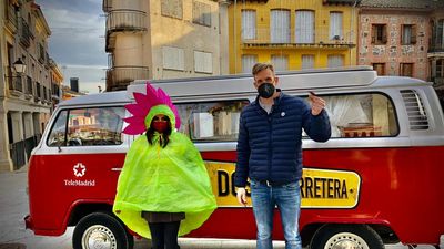 Dos en la carretera - Miraflores de la Sierra