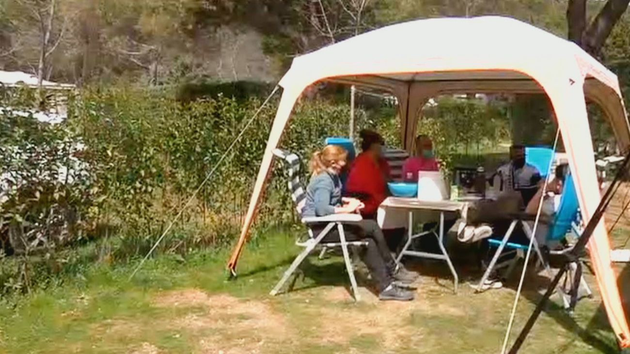Apellido batería entusiasmo Campings cerca de lagos en Madrid, la alternativa perfecta a las vacaciones  de playa