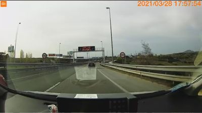 ¡Menudo susto! Un conductor adelanta por el arcén, a toda velocidad, en la M-607