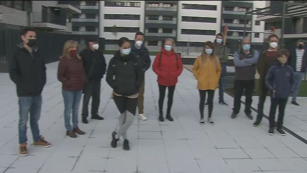 Medio centenar de vecinos de El Cañaveral, ante el temor del desalojo: La promotora les vendió las viviendas sin licencia de ocupación