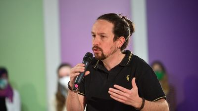 Iglesias critica los "ataques" racistas y dice que Madrid "se juega la libertad"