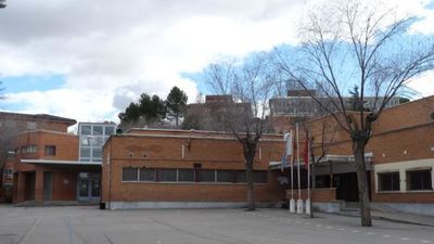 Arganda recupera ocho tinajas antiguas y las deposita en la cooperativa vinícola de la calle Silos