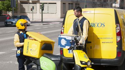 Correos refuerza el dispositivo de las elecciones en Madrid con casi mil trabajadores más