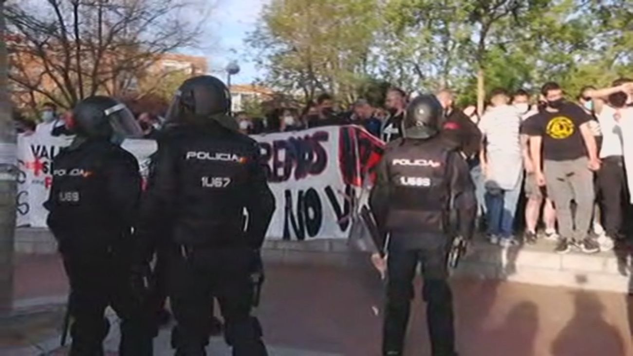 Máximo despliegue policial en Vallecas ante el mitin de Vox