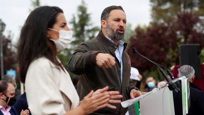 Detenido un tuitero de Vallecas por desear que Abascal y Monasterio sean colgados