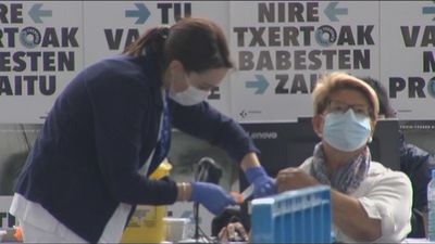 España sigue pisando el acelerador y bate un récord con 453.682 vacunados en un día